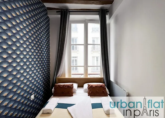 Urban Flat 108 - Classic Parisian 4 Bdr Flat